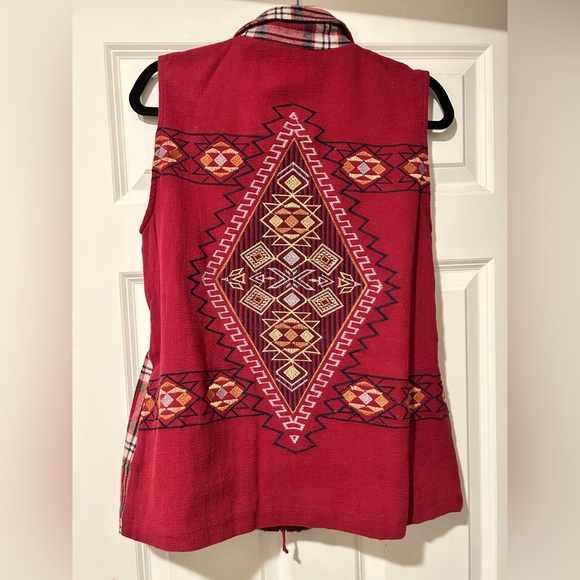 Blu Pepper Jackets & Blazers - Like New Blu Pepper Aztec Embroidered Plaid Flannel Women’s Vest Size Medium